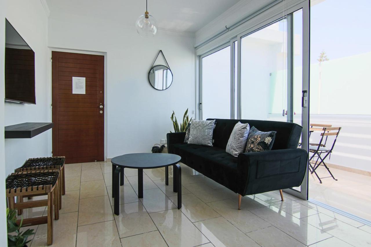 Phaedrus Living: Seaside Luxury Flat Lighthouse 62 Apartment Пафос Екстериор снимка