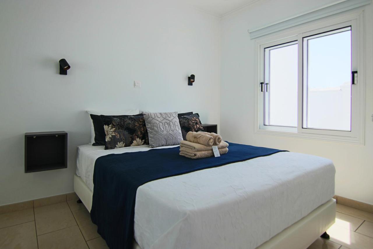 Phaedrus Living: Seaside Luxury Flat Lighthouse 62 Apartment Пафос Екстериор снимка