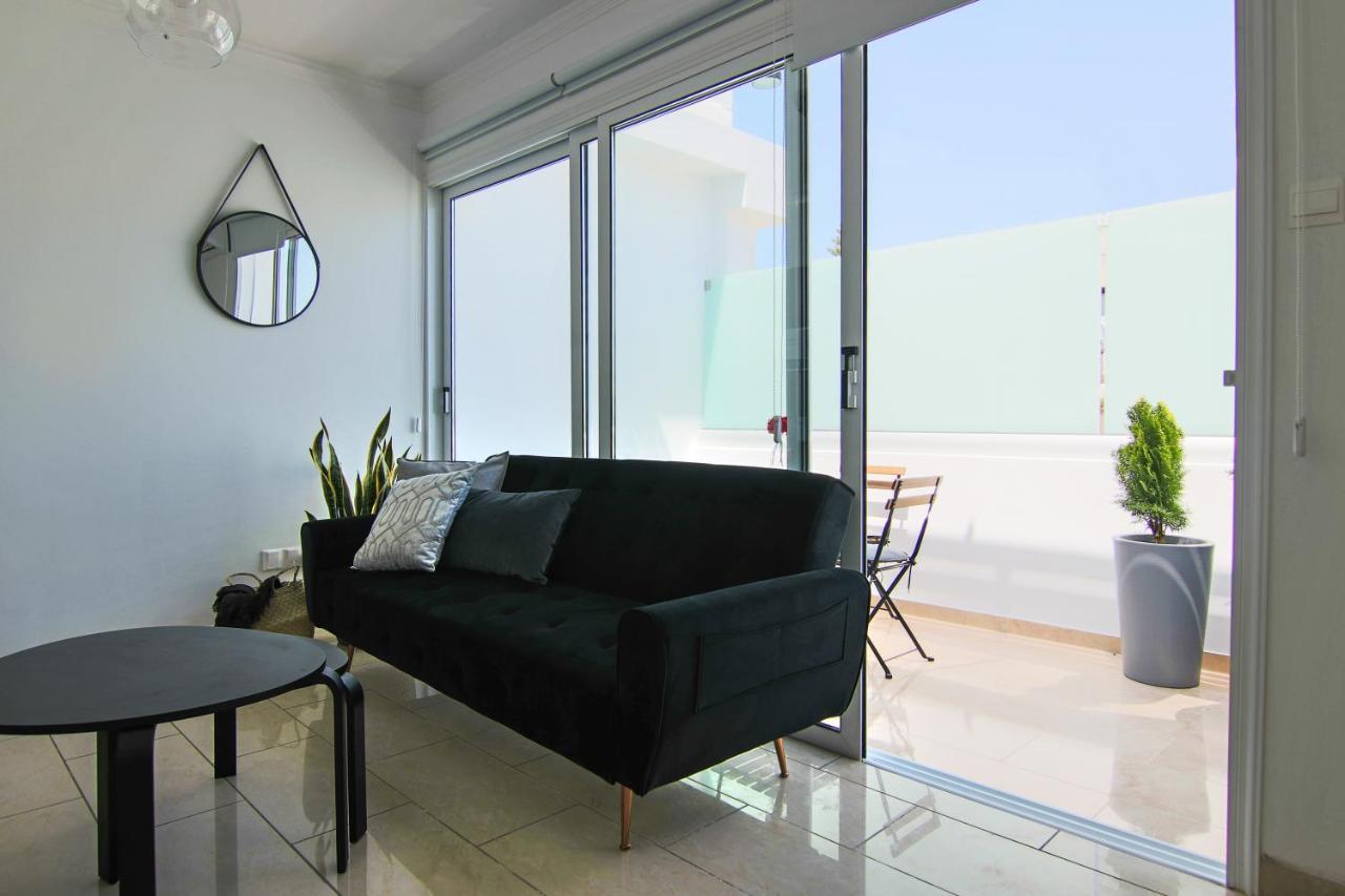 Phaedrus Living: Seaside Luxury Flat Lighthouse 62 Apartment Пафос Екстериор снимка